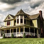 10 case creepy da visitare ad Halloween 2021 Dal castello infestato alla casa sull’isola fantasma, avete il coraggio di passare la notte delle streghe in una di queste location misteriose?