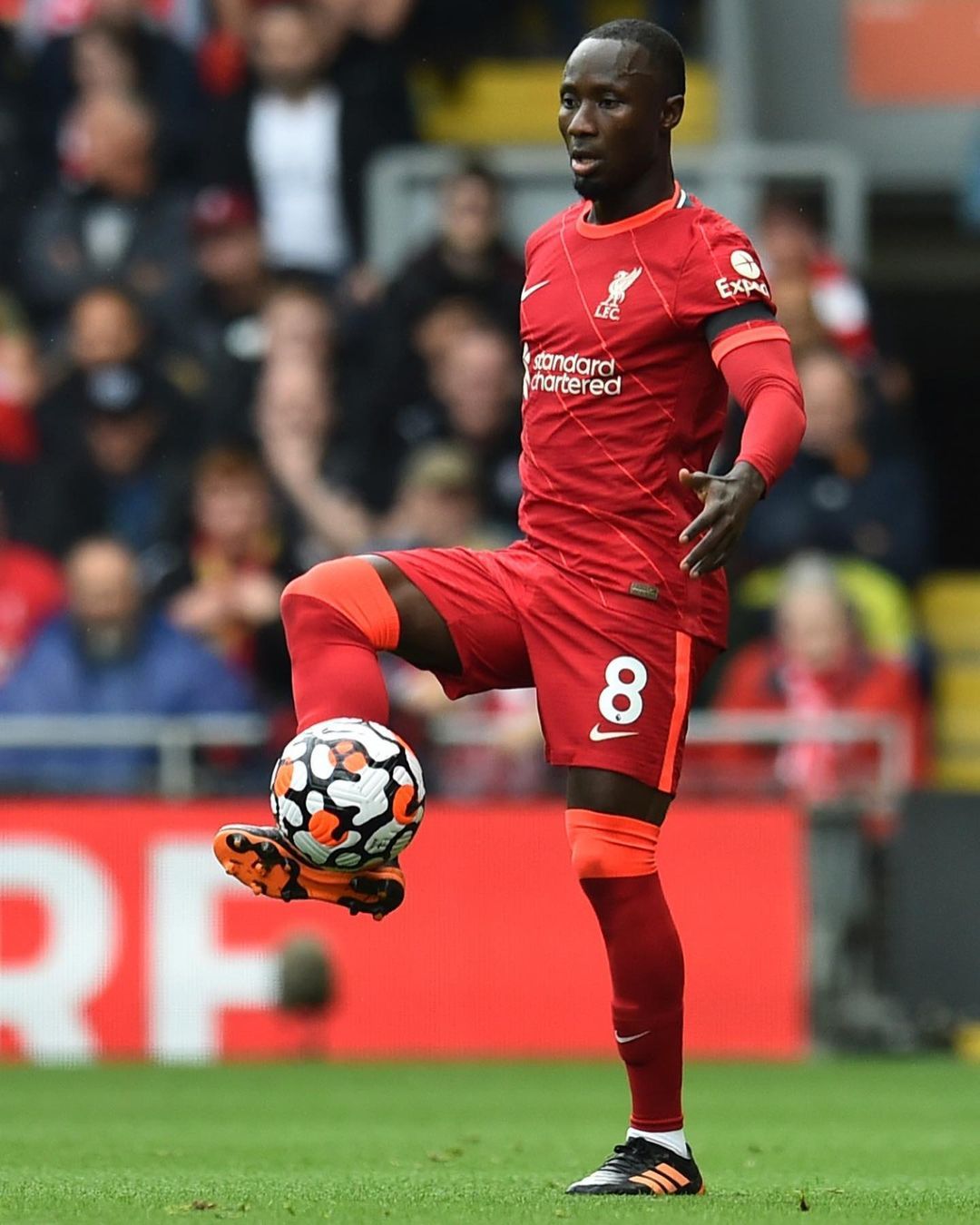 Naby Keïta and the world's smallest shin guards
