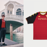 Il quarto kit Kappa del Venezia 2021-22 Una maglia con dettagli in oro che si fonde con la storia della città