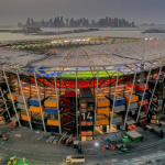 Il nuovo stadio in Qatar costruito con dei container Un inno alla sostenibilità ambientale che però non frena le tante voci critiche sul Mondiale 2022
