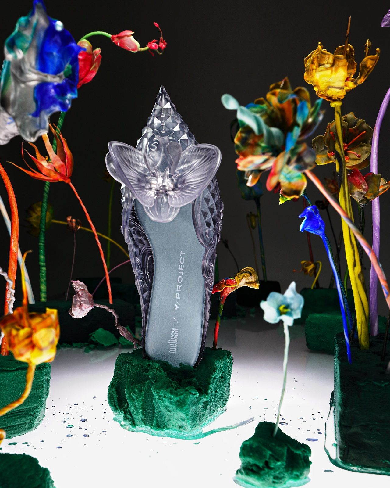 Melissa presents the new collection in collaboration with Y