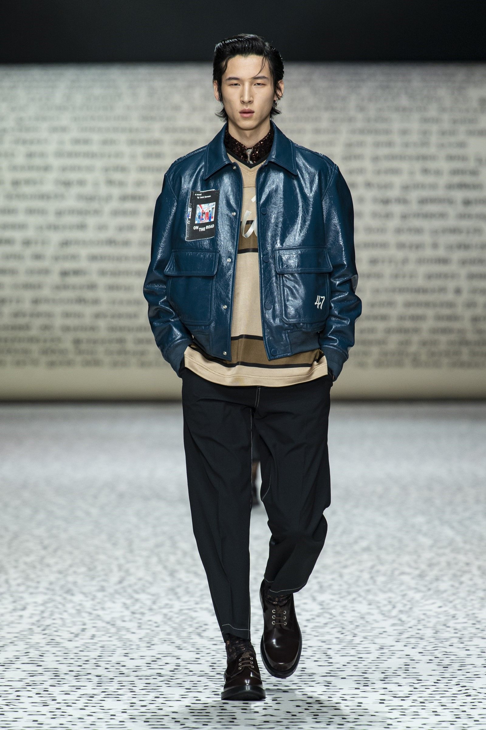 Kim Jones' new hipsters in Dior Men's Pre-Fall 2022 show - nss