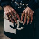 Chanel wants to turn its bags into the new Birkins A strategy that began last year with the price increases of its stock exchanges