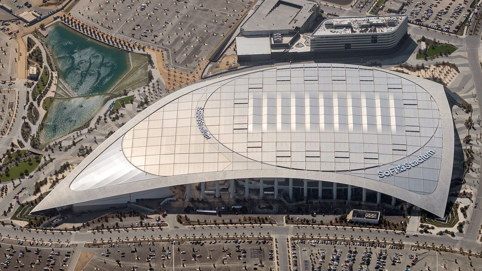 The Super Bowl stadium it's a glimpse into the future