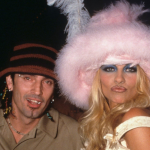 Il Muppet Hat è l'accessorio del 2022 Da Pamela Anderson a Valentino, tutte le declinazioni del copricapo del momento