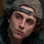 Anche Timothée Chalamet cerca l'amore L’attore è pronto ad innamorarsi di nuovo con il profilo sull'esclusiva Lox Club