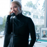Da Elizabeth Holmes a Emily Weiss, come cambia il guardaroba di una CEO donna Gli iconici dolcevita nera hanno lasciato spazio ai sandali Bottega Veneta, a testimonianza di un'evoluzione stilistica e sociale