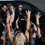 All the craziness of fans to see Johnny Depp in court And someone even brought two alpacas to make him smile