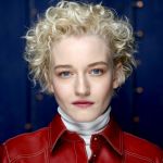 Julia Garner sarà Madonna nel biopic su The Queen of Pop Secondo gli insiders l’attrice sarebbe pronta a firmare il contratto per il film