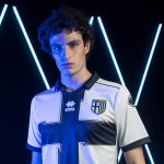 La maglia del Parma firmata Erreà per la nuova stagione di Serie B Lo storico motivo Crociato questa stagione si distinguerà per una nuova sensazione di movimento