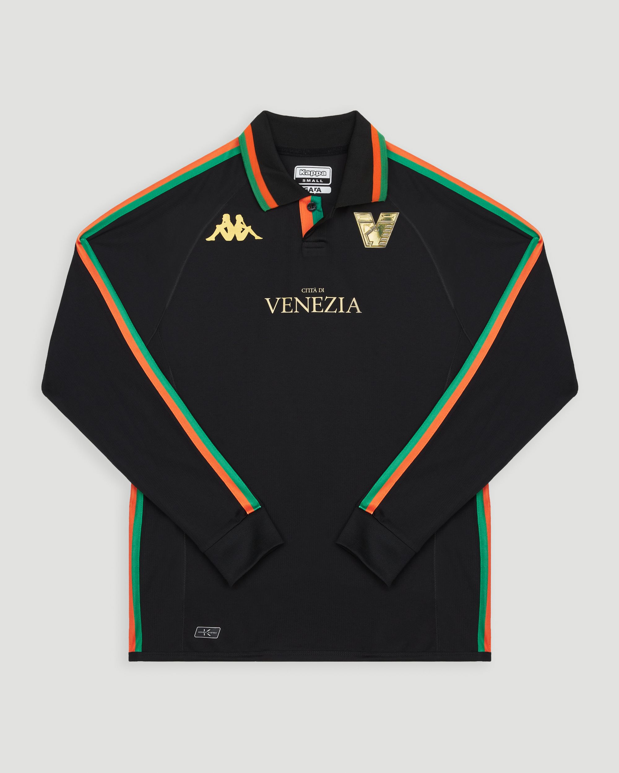 La nuova maglia del Venezia per la stagione 2022/23 firmata Kappa