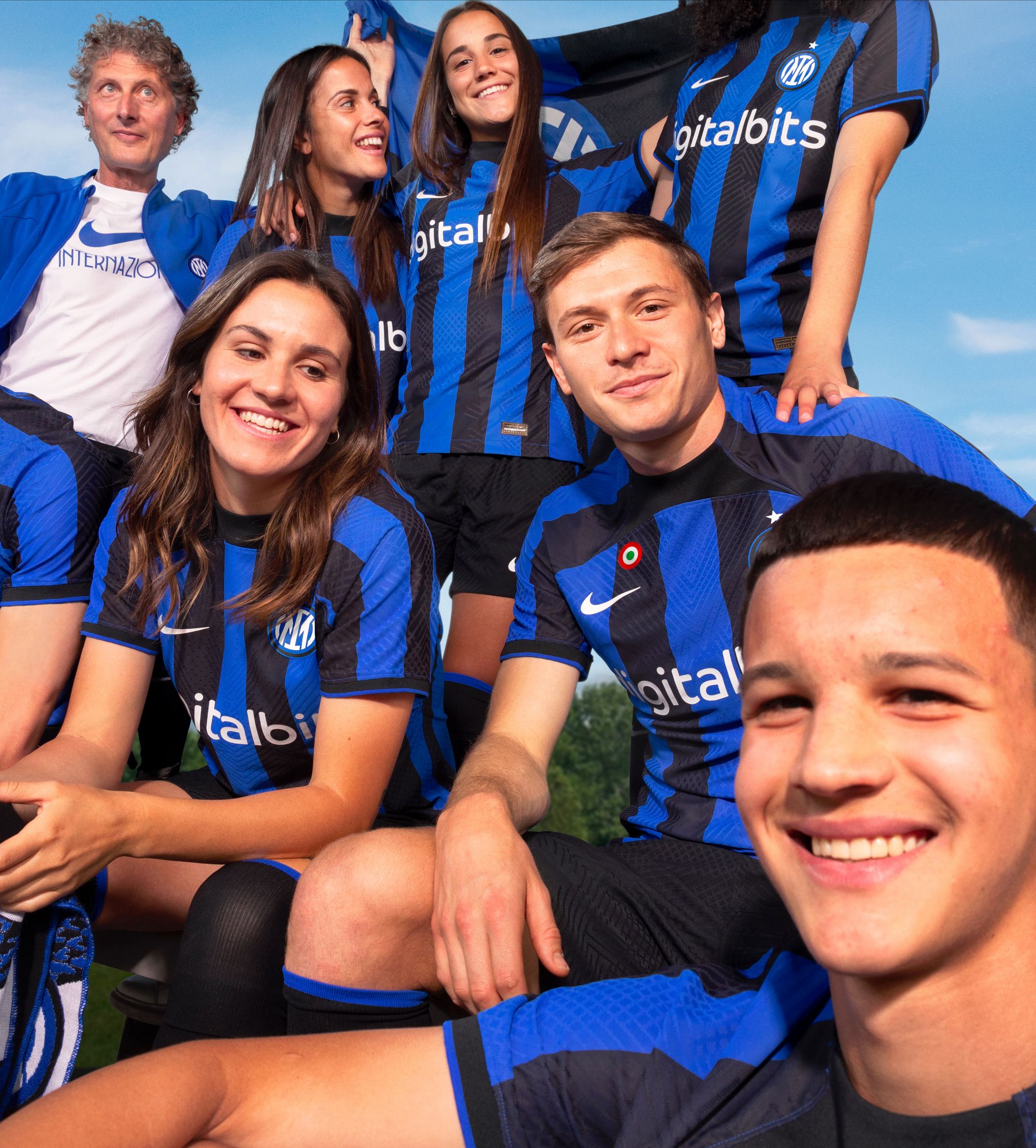 ウェア Nike Inter Soccer Uniform Nike and Inter presented the first shirt for the 2022/23 season