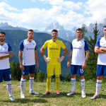 La Lazio ha presentato la terza maglia firmata da Mizuno Ispirata al design dello storico logo a rombo del 1970