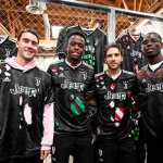 La maglia della Juventus in collaborazione con Liberal Youth Ministry Presentata allo store di Dover Street Market a Los Angeles durante il tour in California