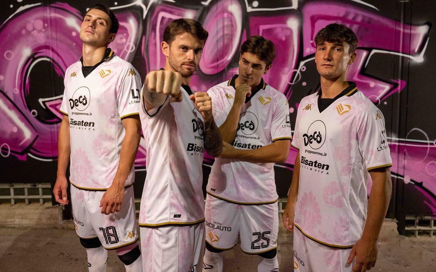 Palermo's new fourth jersey with all the historical logos