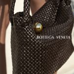 FOCUS ON BOTTEGA VENETA'S NEW IMAGE – PROMOSTYL