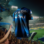 Atalanta's one hundred and fifteenth anniversary jersey It will be worn Oct. 15 in the championship game against Sassuolo