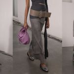 La consapevolmente romantica femminilità di Paloma Wool La collezione SS23 unisce Y2K, balletcore e sensualità casual