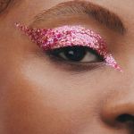 Ganni entra nel beauty business con i glitter plastic-free In collaborazione con il brand di Los Angeles Submission Beauty