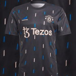 La nuova prematch del Manchester United per il ritorno della Premier League In occasione della sfida contro il Nottingham Forrest i Red Devils sono scesi in campo con un nuovo look | Image 434952