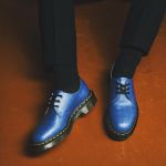 Dr. Martens e Undercover collaborano a una capsule ispirata al mondo del cinema Protagonista assoluto è il modello 1461 del brand | Image 435953