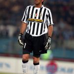 When goalkeepers wear player's shirts An oddity that has generated a small cult among last defenders | Image 436170
