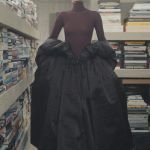 When the fashion show is in the home of the creative director Two days ago the Alaïa fashion show was held, strangely enough, in Pieter Mulier's personal apartment | Image 438030
