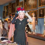 Come funziona il mercato d'aste di alta moda? In conversazione con Kerry Taylor Auctions sul futuro dell'eredità di Vivienne Westwood