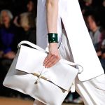 I 10 migliori design della carriera di Phoebe Philo Dalla t-shirt di pelle ai tacchi ricoperti di pelo | Image 440201