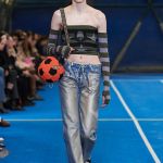 Cormio conquers the field and presents the funniest accessory of Milan Fashion Week Between girly aesthetics and Futsal inspirations | Image 441152