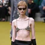 An evocative fusion of creative cultures in Gucci Women's FW23 collection A journey through Gucci's heritage, from the collaboration between designers and artisans to the Gucci Hub catwalk