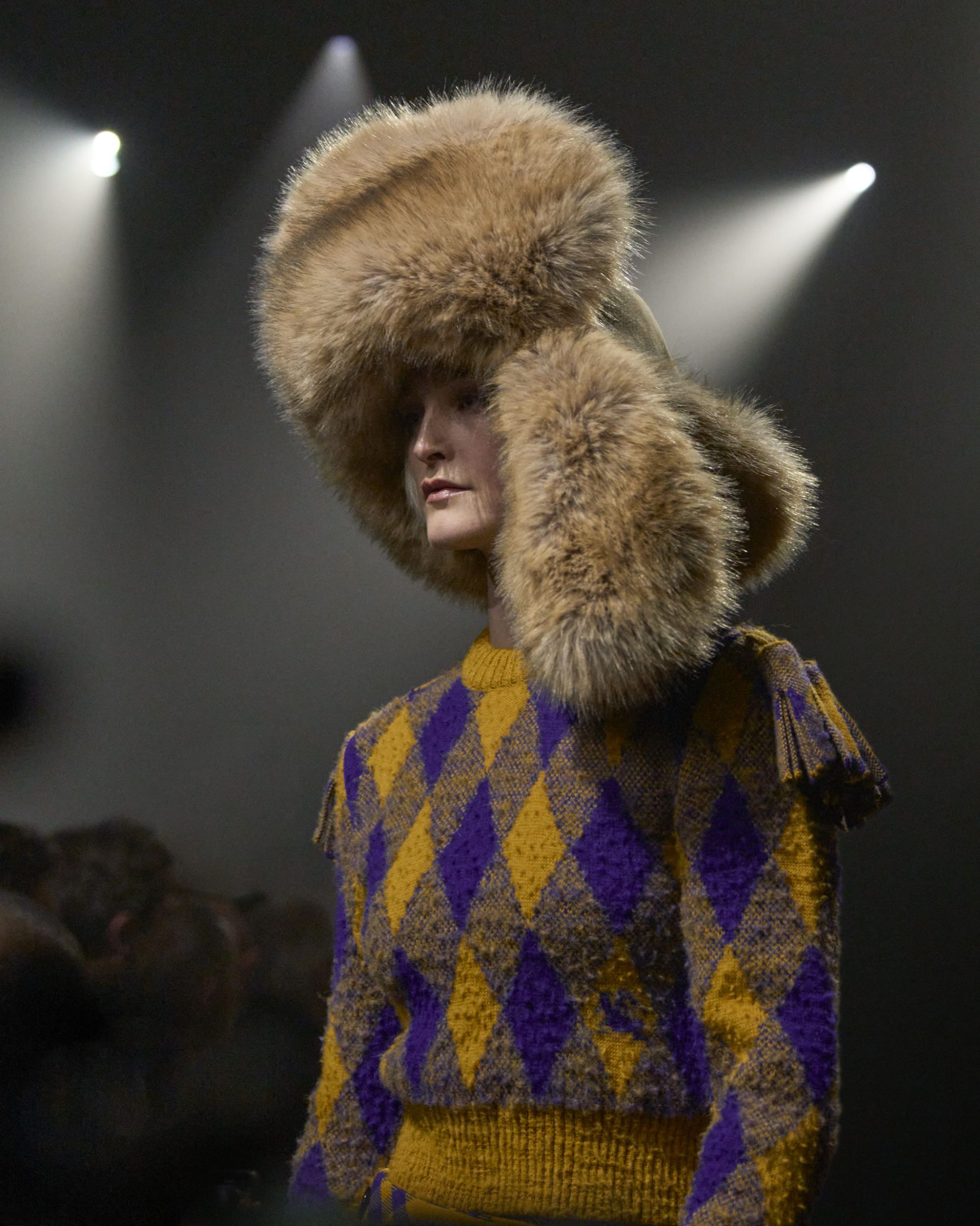 Why the bearskin is the real trend of the season From Gucci's glamorous declination to Burberry's hunting twist | Image 441757