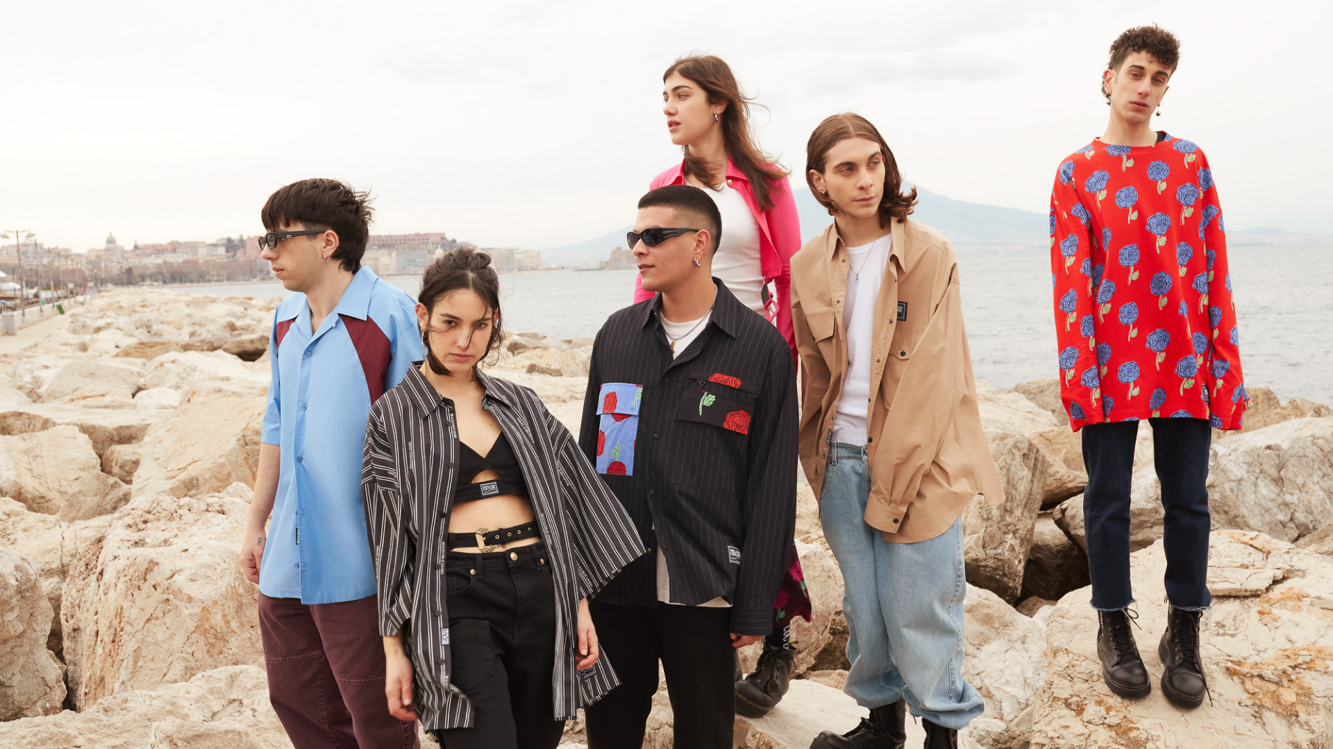 versace jeans couture | 174970127_136807198347119_3941191346058492391_n-10.png