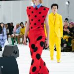La morte della sfilata come espressione artistica Il fashion month appena conclusosi ha dimostrato che la moda è giunta alla fine di un'era iconica | Image 444843