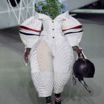 La morte della sfilata come espressione artistica Il fashion month appena conclusosi ha dimostrato che la moda è giunta alla fine di un'era iconica | Image 444846