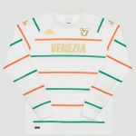 La nuova maglia de FC Tulsa ci ricorda qualcosa Un design completamente copiato dalla maglia away del Venezia | Image 445327