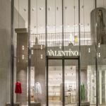 Unboxing Valentino celebra la visione artistica di nove stylist internazionali Una realizzazione creativa che svela la natura essenziale della bellezza | Image 445459