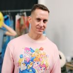 Dopo 10 anni, Jeremy Scott lascia Moschino La fine di un’era?