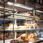 Alla scoperta del Bar Quadronno, il bar di Milano amato da Matthieu Blazy Frequentato da Miuccia Prada, ha ispirato la nuova borsa di Bottega Veneta | Image 446541