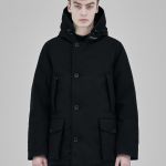 Woolrich e Goldwin firmano il primo parka interamente bio-based Grazie a una partnership con Spiber Inc., l’azienda che ha inventato la fibra Brewed Protein™ | Image 446451