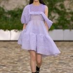 La femminilità ribelle del babydoll Da Versace a Loewe, l'abito babydoll è protagonista delle collezioni SS23 | Image 446842