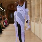 It's time to dress like a field of lavender According to experts and fashion designers, Digital Lavander is the colour of spring 2023 | Image 447183