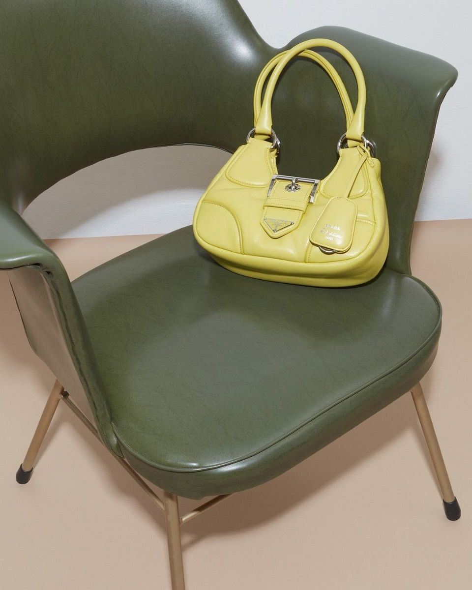 Trend SS23: the must-have bags of the moment XXL, wristlets, baguette, with romantic and sparkling details | Image 448455