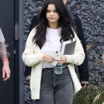 What are Selena Gomez's recommended books? Mental health, personal growth and changes to bring | Image 448521