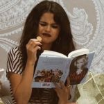 What are Selena Gomez's recommended books? Mental health, personal growth and changes to bring | Image 448516