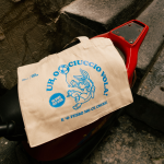 La dedica di Foot Locker alla città di Napoli In arrivo delle tote bag che si ispirano alla parte sacra e profana di una città in festa per lo scudetto
