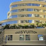 Physical luxury shops increased by 77% in 2022 In Milan and London, more and more brands are investing in concept stores