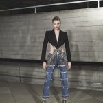 Alexander McQueen's beauty and power study for Pre Fall 2023 Play on proportions and punk details | Image 452983