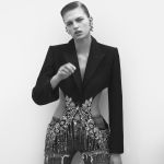 Alexander McQueen's beauty and power study for Pre Fall 2023 Play on proportions and punk details | Image 452982