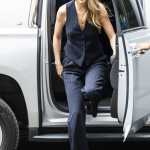 Trend alert SS23 : waistcoat mania Stolen from a three-piece men's suit, worn with soft trousers, paired with shorts and flat sandals | Image 453189